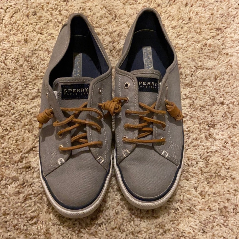 Women’s size 8 grey sperry sneakers